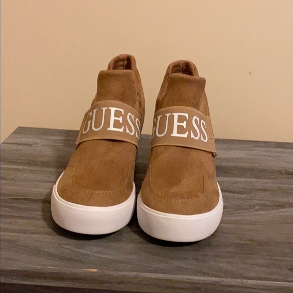 Shoes - Picture 2 of 6
